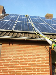Reinigen zonnepanelen